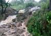 पहाड़ी इलाकों की नदियों के उफान से निचले इलाकों में बाढ़ का खतरा पैदा हो गया है