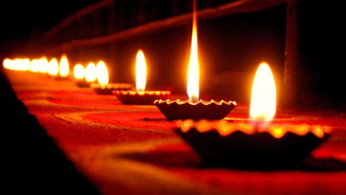 Diwali 2019 put deepak in these six important place: Diwali 2019 ...