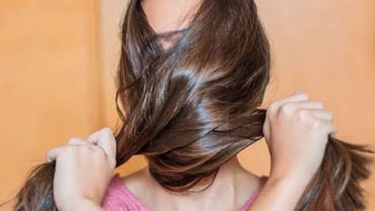 Homemade Aloe Vera Hair Oil How to prepare Aloe vera hair oil for long, glossy thick and shiny: चाहते हैं लंबे घने और काले बाल तो बस करें एलोवेरा तेल से मसाज, Homemade Aloe Vera Hair Oil How to prepare Aloe vera hair oil for long, glossy thick and shiny: चाहते हैं लंबे घने और काले बाल तो बस करें एलोवेरा तेल से मसाज,