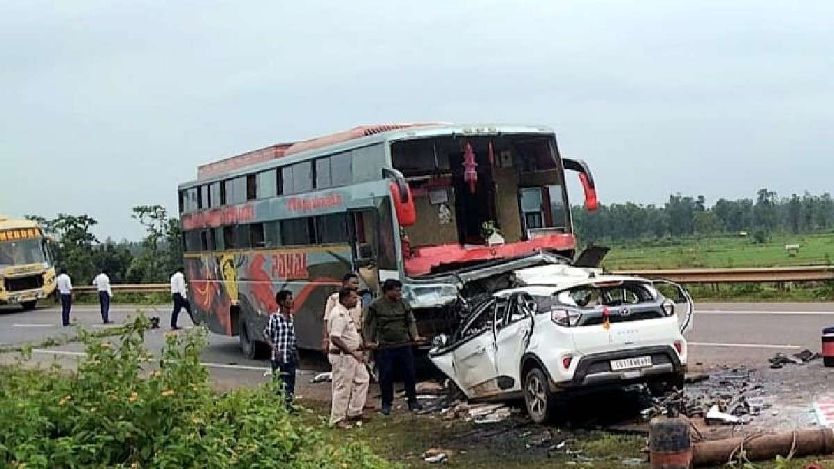 Chhattisgarh Five youths killed one injured in road accident in Chhattisgarh  - छत्तीसगढ़ में सड़क दुर्घटना में पांच युवकों की मौत, एक घायल - India TV  Hindi News