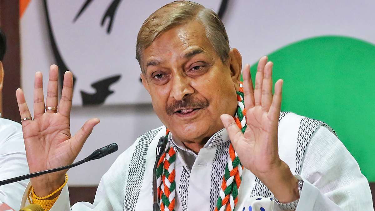 Congratulating PM Modi on his birthday, Congress leader Pramod Tiwari took  a jibe on him on Cheetah | 'पहले शेर से खेलते थे, और अब...', PM मोदी को  जन्मदिन की बधाई देते