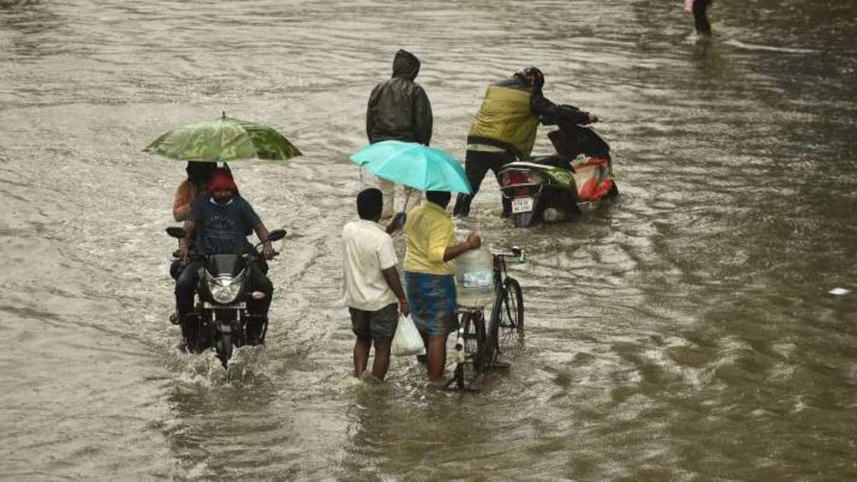 इन राज्यों में अगले तीन दिनों तक होगी भारी बारिश, मौसम विभाग ने जारी की  चेतावनी Weather update of 3 days Heavy rainfall in south states due to  mandous cyclone IMD alert -
