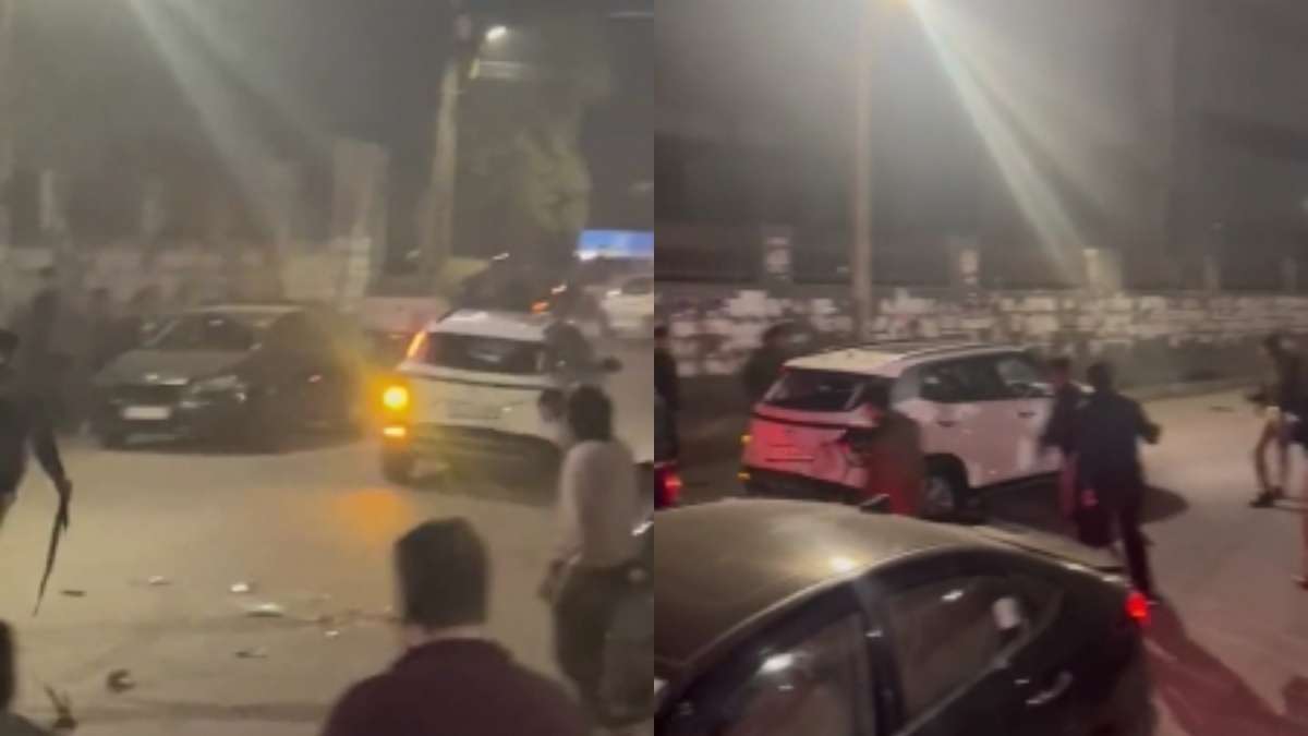 Amity University students clash two groups fiercely fight video viral Amity  यूनिवर्सिटी के छात्र आपस में भिड़े, दो गुटों में जमकर हुई मारपीट, वीडियो  आया सामने - India TV Hindi