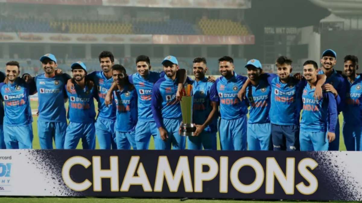 IND vs SL Team India surpasses Pakistan after historic win against Sri Lanka  in 3rd T20 | श्रीलंका के खिलाफ जीत के साथ भारत ने पाकिस्तान को पछाड़ा, बना  दिया टी20 में