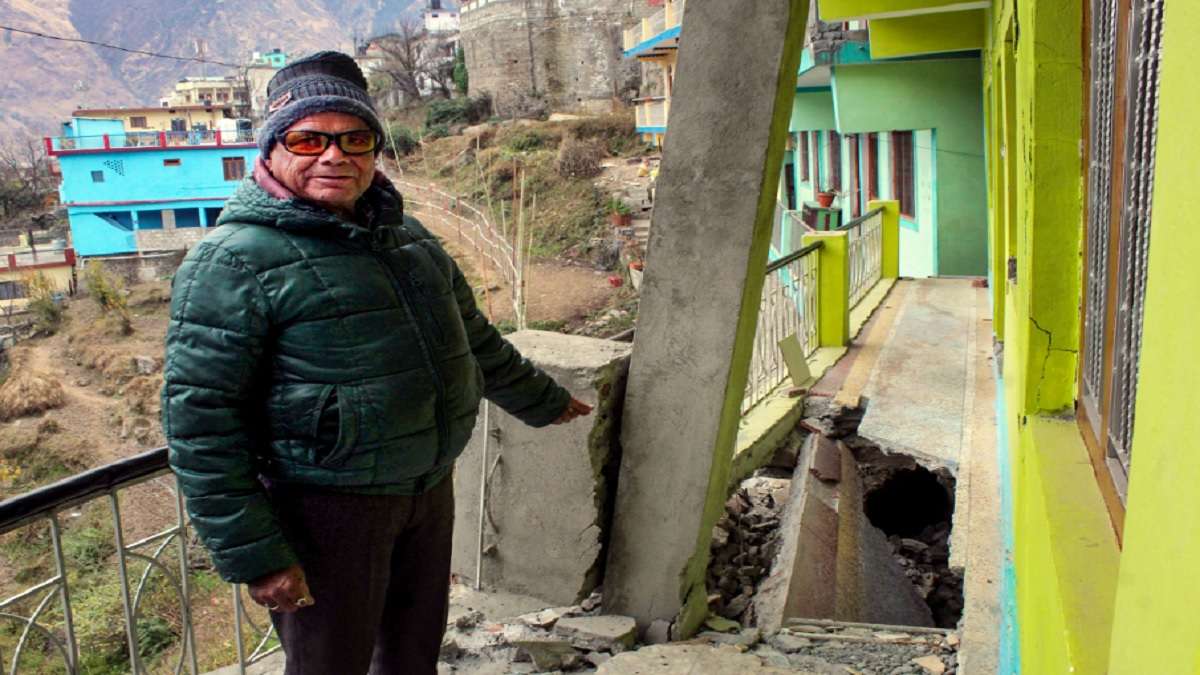 Uttarakhand Efforts are on to save Joshimath । उत्तराखंड: जोशीमठ को बचाने  की कोशिश जारी, लेकिन सबसे खतरनाक होटलों को क्यों नहीं तोड़ा जा रहा? सामने  आई वजह - India TV ...