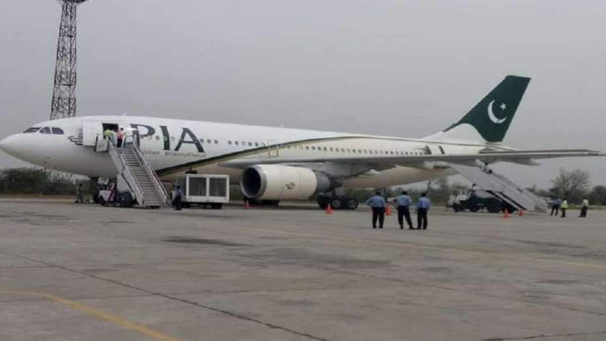 Pakistan International Airlines on the verge of closure? बंद होने के कगार  पर पाकिस्तान इंटरनेशनल एयरलाइंस? - India TV Hindi