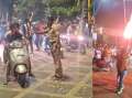फैन्स ने सड़कों पर मचाया हुड़दंग।- India TV Hindi
