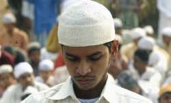 Student thrashed for wearing religious cap in college - India TV Paisa