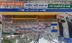 आम आदमी पार्टी के पोस्टर दिल्ली में लगे हैं- India TV Hindi