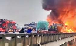 चीन में वाहनों की टक्कर के बाद लगी आग (फाइल)- India TV Paisa