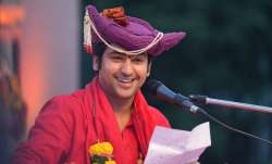 बागेश्वर धाम के पीठाधीश्वर आचार्य धीरेंद्र शास्त्री - India TV Paisa