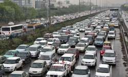 कारों की बिक्री में तेजी देखी गई। - India TV Paisa