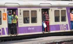 केंद्रीय बजट 2024 में रेलवे के लिए ₹2,62,200 करोड़ के रिकॉर्ड अलॉटमेंट किया गया है। - India TV Paisa