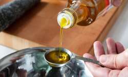 edible oil, edible oil price, imported crude edible oil, imported crude edible oil price, custom dut- India TV Paisa