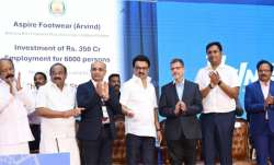 कावेरी अस्पताल, रिको ऑटो, एस्पायर फुटवियर और वर्सेटाइल बॉन्ड्स की आधारशिला रखते तमिलनाडु के मुख्यमंत- India TV Paisa