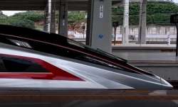 world's fastest train, world's fastest bullet train, world's fastest train speed, world's fastest bu- India TV Paisa