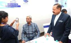 डॉ. जितेंद्र सिंह, राज्य मंत्री (पीपी) ने राष्ट्रव्यापी डिजिटल जीवन प्रमाण पत्र (डीएलसी) अभियान 4.0 - India TV Paisa