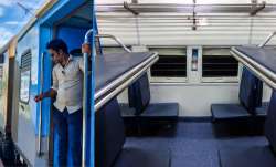 दिव्यांगों के लिए स्लीपर क्लास में चार बर्थ रिजर्व होते हैं।- India TV Paisa