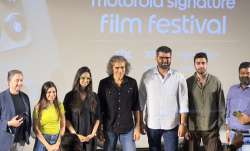 मोटोरोला फिल्म फेस्टिवल में मौजूद फिल्म निर्देशक और अन्य गणमान्य।- India TV Paisa