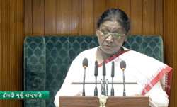 बुधवार को संसद के संयुक्त सत्र को संबोधित करतीं राष्ट्रपति द्रौपदी मुर्मू।- India TV Paisa