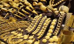 वैश्विक स्तर पर स्पॉट गोल्ड 22.07 डॉलर यानी 0.43 प्रतिशत गिरकर 5,062.46 डॉलर प्रति औंस पर आ गया। - India TV Paisa