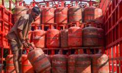 lpg, lpg price, lpg price cut, commercial lpg price, domestic lpg price, commercial lpg price in del- India TV Paisa