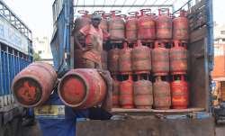 LPG Shortage, LPG Cylinder Shortage, Commercial LPG Cylinder Shortage, png, cng- India TV Paisa