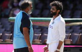 Sunil Gavaskar said, Ravindra Jadeja must be thinking this after Axar Patel's performance Sunil Gavaskar said, Ravindra Jadeja must be thinking this after Axar Patel's performance- India TV Hindi
