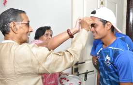 Ishan Kishan with Late Vimal Kanti Majaumdar Ishan Kishan with Late Vimal Kanti Majaumdar - India TV Hindi