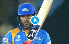 Yuvraj Singh hit four consecutive sixes off four balls in Road Safety Series, see video Yuvraj Singh hit four consecutive sixes off four balls in Road Safety Series, see video - India TV Hindi