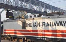 TTE Harassing Woman, TTE Harassing Woman Bareilly, Bareilly Woman TTE, TTE Suspended TTE Harassing Woman, TTE Harassing Woman Bareilly, Bareilly Woman TTE, TTE Suspended- India TV Hindi