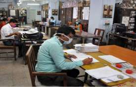 COVID infected private employees in UP to get 28 days of paid leaves COVID infected private employees in UP to get 28 days of paid leaves- India TV Hindi