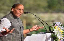 Rajnath Singh talks to Indian Army Chief to contribute in fight against coronavirus कोरोना से लड़ाई Rajnath Singh talks to Indian Army Chief to contribute in fight against coronavirus कोरोना से लड़ाई - India TV Hindi