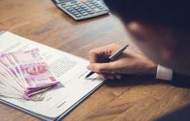 Banks begin process of restructuring of loans up to Rs 25 cr Banks begin process of restructuring of loans up to Rs 25 cr- India TV Hindi
