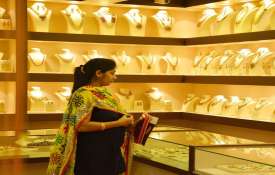 Gold price increased rupees 237sliver rupees 153 today 10 may citywise rate list Gold price increased rupees 237sliver rupees 153 today 10 may citywise rate list- India TV Hindi
