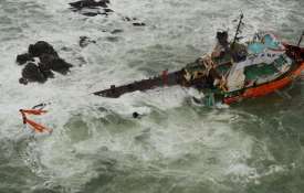 Cyclone Tauktae 26 still missing Indian navy operation continues चक्रवात: 26 लोग अब भी लापता; नौसेना- India TV Hindi