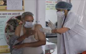 COVID-19 Finmin asks states to vaccinate staff of banks, insurance cos on priority basis COVID-19 Finmin asks states to vaccinate staff of banks, insurance cos on priority basis- India TV Hindi