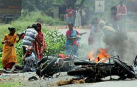 West Bengal violence: NCW says women receiving rape threats, want daughters to leave state West Bengal violence: NCW says women receiving rape threats, want daughters to leave state- India TV Hindi