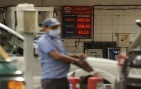 Mayawati asks Modi govt to control petrol diesel prices Petrol Diesel Prices: मायावती बोलीं- महंगाई Mayawati asks Modi govt to control petrol diesel prices Petrol Diesel Prices: मायावती बोलीं- महंगाई - India TV Hindi