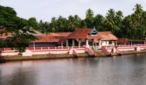 भारत के इन प्राचीन मंदिरों का वर्षों पुराना इतिहास जानकार खुली रह जाएंगी आपकी आंखें, देखें तस्वीरें 