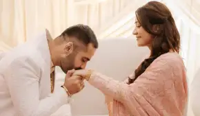 'ये काली काली आंखें' फेम आंचल सिंह ने की सगाई, मंगेतर मोहित चावला को घुटनों पर बैठकर पहनाई अंगूठी, शेयर कीं रोमांटिक फोटोज