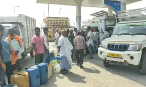 up nepal petrol selling- India TV Hindi