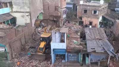 Bihar Explosion in &amp;#39;Silk City&amp;#39; Bhagalpur, 7 killed, more than 10 injured,  two-storey house demolished| बिहार : &amp;#39;सिल्क सिटी&amp;#39; भागलपुर में विस्फोट, 5 की  मौत, 10 से ज्यादा घायल, दो मंजिला घर