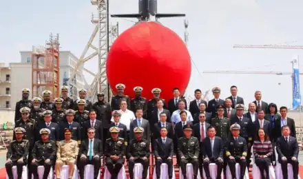 कर्ज में डूबे पाकिस्तान को दोस्त चीन ने थमा दी पनडुब्बी, नौसेना के लिए इसे संभालना बड़ी चुनौती