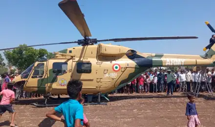 महाराष्ट्र में इंडियन आर्मी के हेलिकॉप्टर की खेत में इमरजेंसी लैंडिंग, बाल-बाल बचे 4 जवान