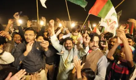 पाकिस्तान में पीटीआई का भयंकर विरोध प्रदर्शन, पुलिस ने सैकड़ों कार्यकर्ताओं को किया गिरफ्तार