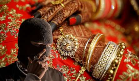 शादी में मिले अनजान लोगों से सावधान! दोस्ती करके यूं उड़ा ले जाएंगे आपका सामान