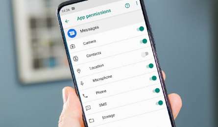 ऐप यूज करने के लिए देना पड़ता है कॉन्टैक्ट का एक्सेस? क्या स्मार्टफोन कंपनियां चुरा रही यूजर्स का डेटा?