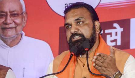 'बिहार अपराधियों के लिए नहीं है,  सुधरना होगा या...', उपमुख्यमंत्री सम्राट चौधरी ने दे दी सख्त चेतावनी