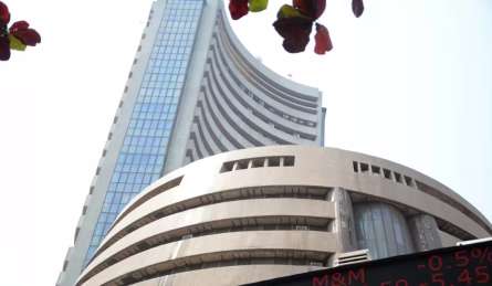 Stock Market: रेपो रेट में कटौती के बाद बम-बम हुआ शेयर बाजार, सेंसेक्स 345 अंक चढ़ा; निफ्टी 25,150 के ऊपर